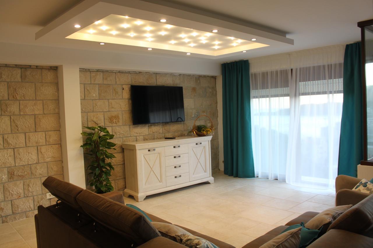 Luka Villa Bečići Exteriör bild