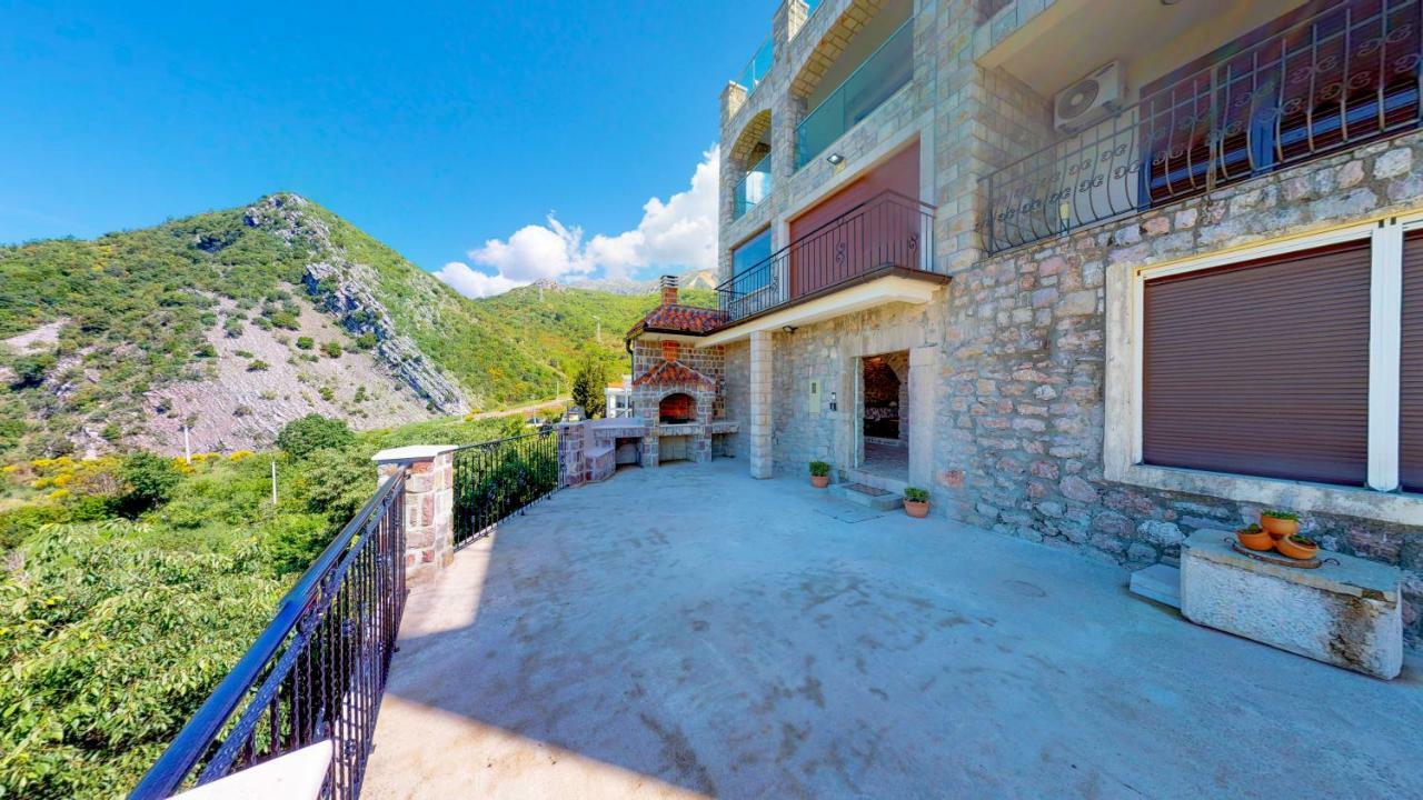 Luka Villa Bečići Exteriör bild